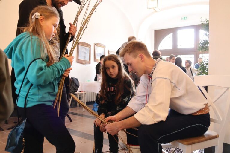 TZ - Do zámku Kinských na pravé valašské Velikonoce (2)