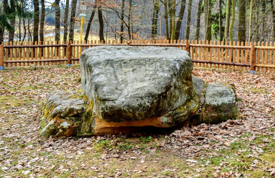 Modrá-králův-stůl-ur